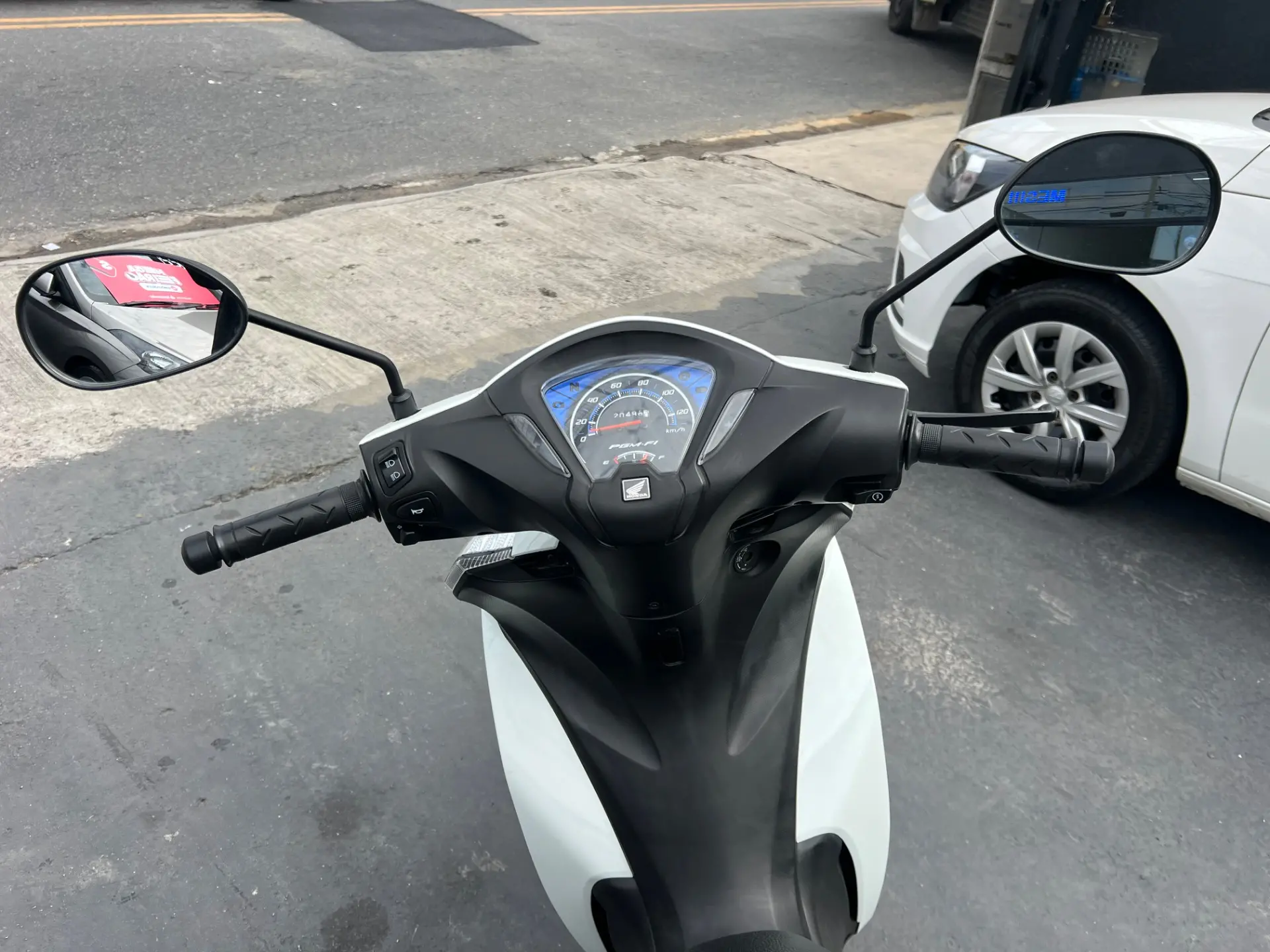 HONDA Biz 100 - Foto