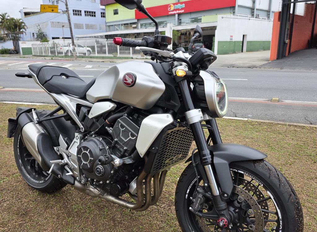 HONDA CB 1000 R - Foto