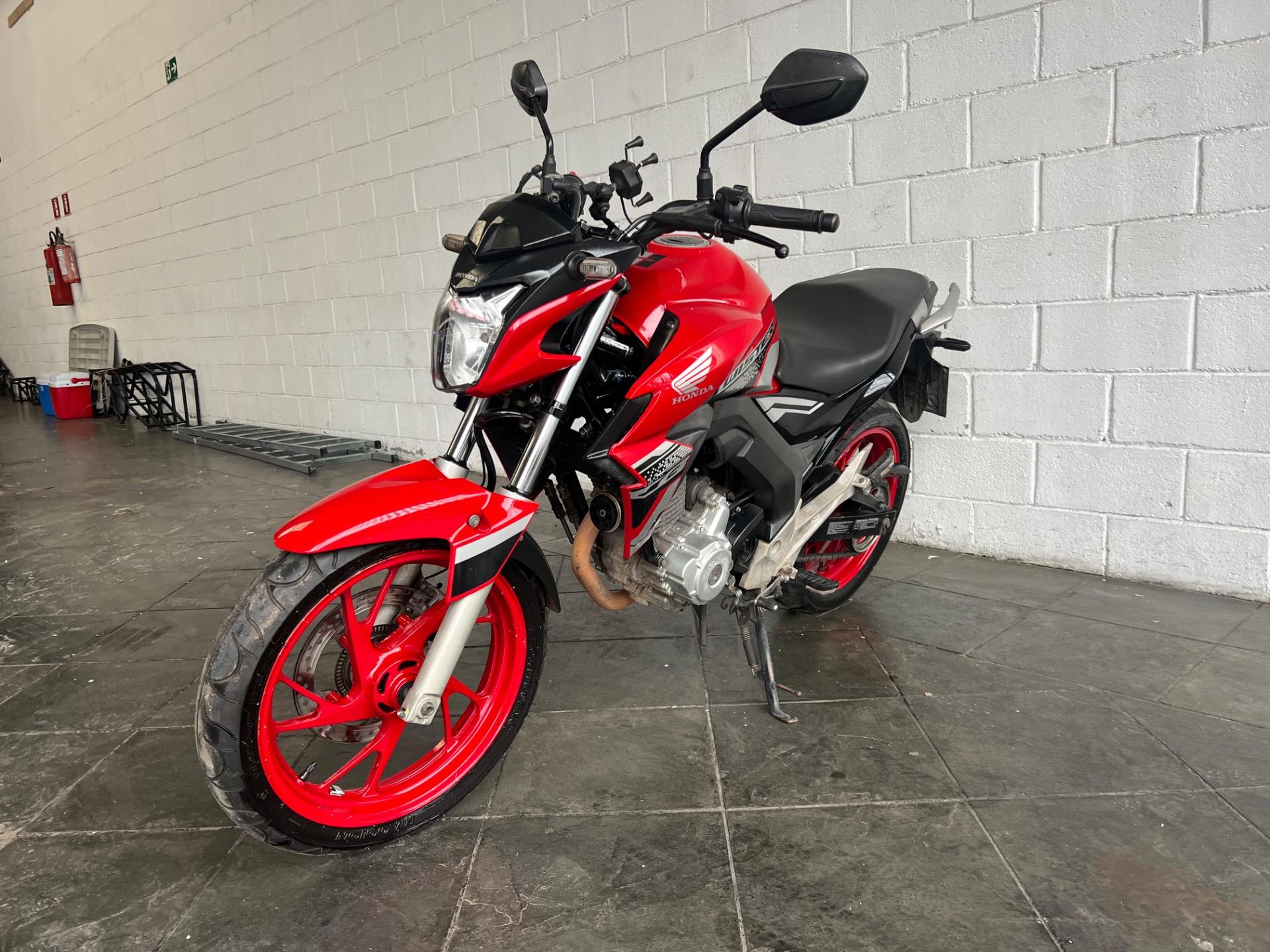 HONDA CB 250 F Twister