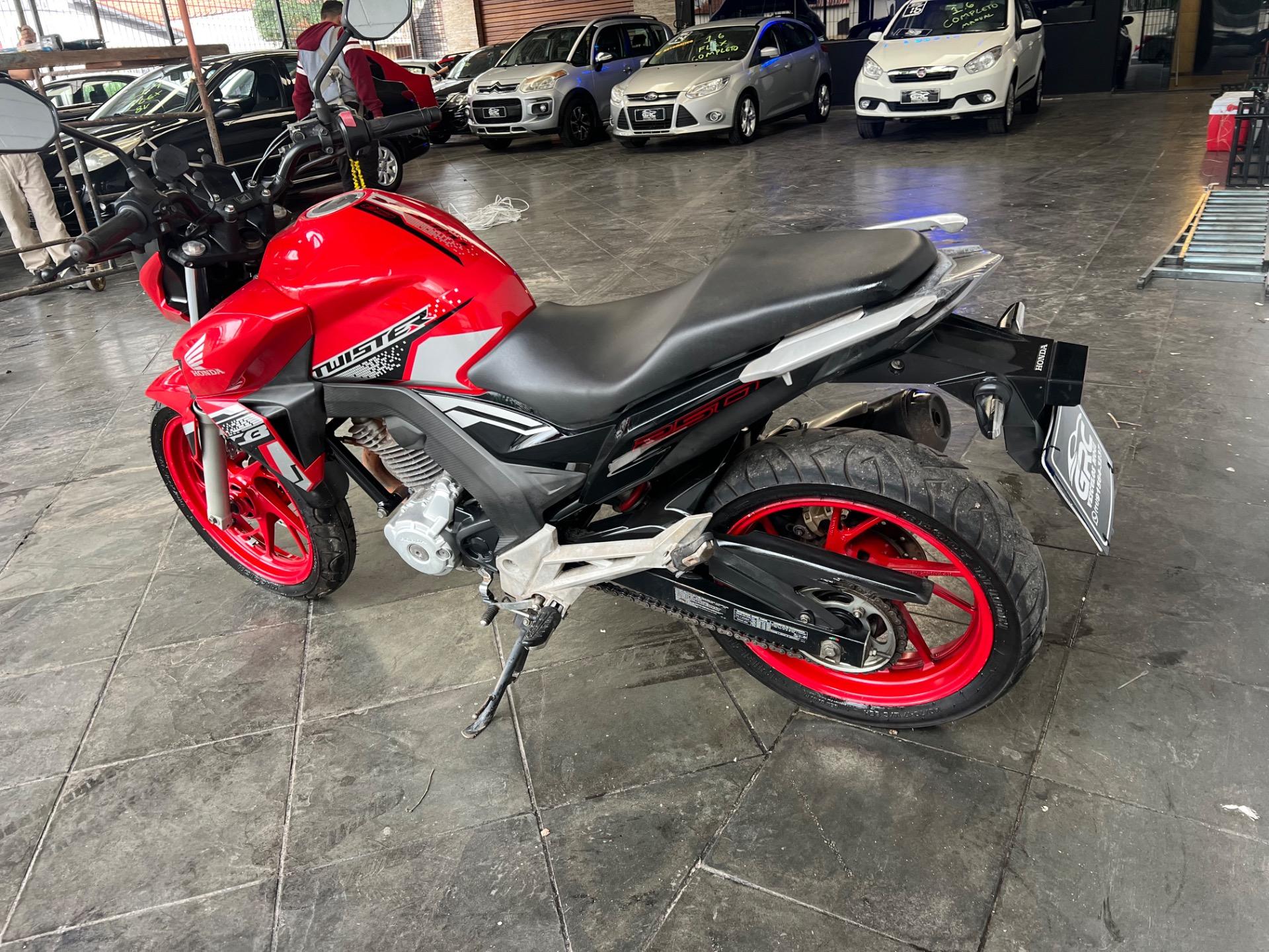 HONDA CB 250 F Twister - Foto