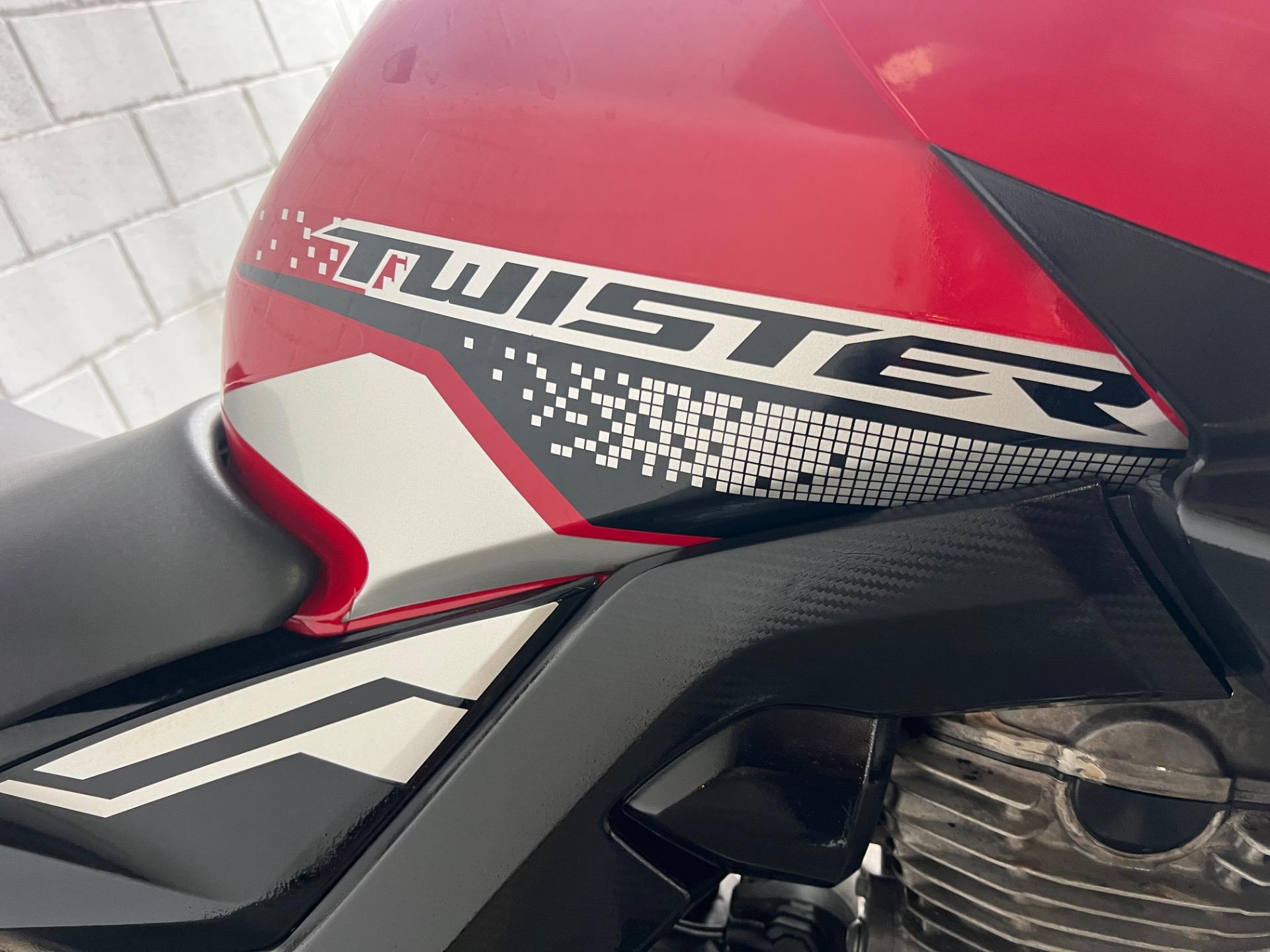 HONDA CB 250 F Twister - Foto