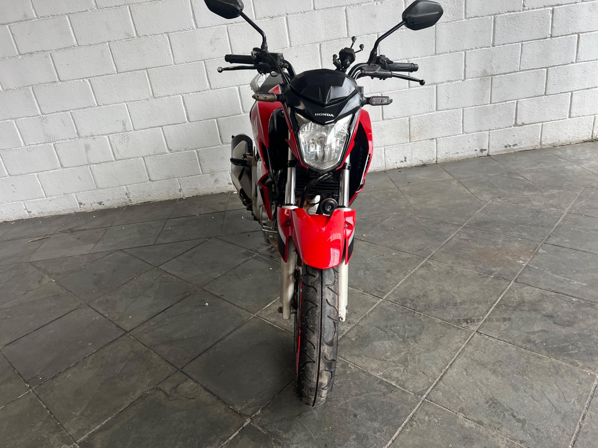 HONDA CB 250 F Twister - Foto