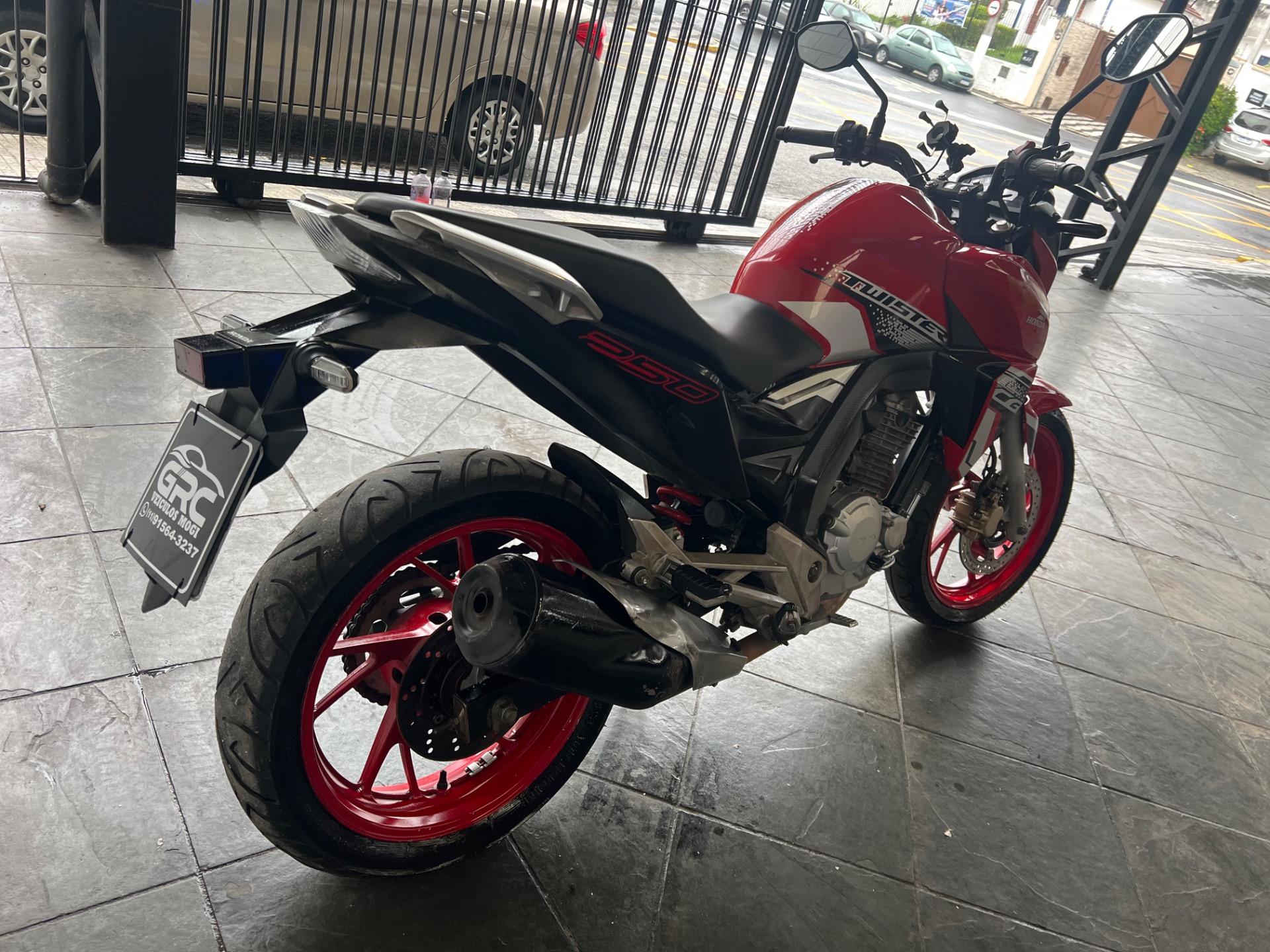 HONDA CB 250 F Twister - Foto