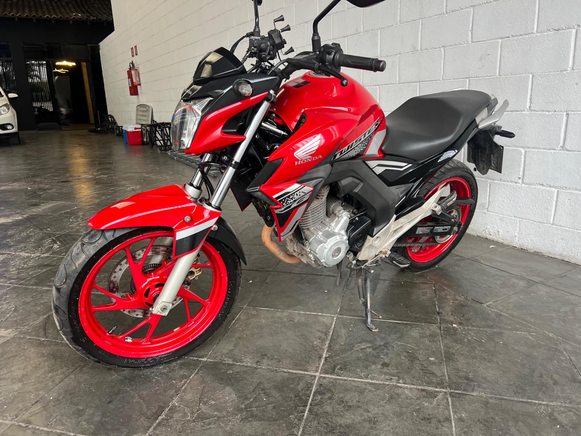 HONDA CB 250 F Twister - Foto