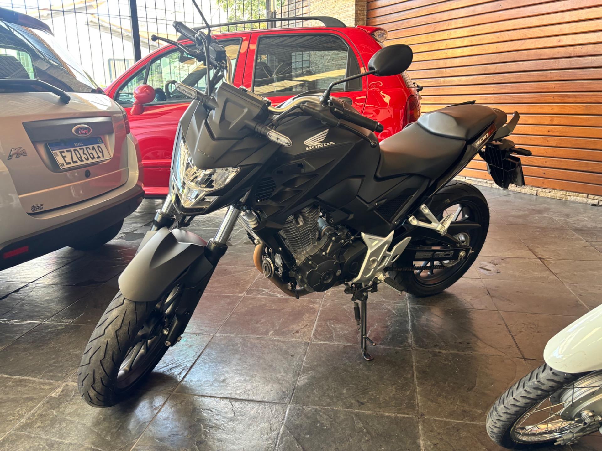 HONDA CB 300 F Twister - Foto