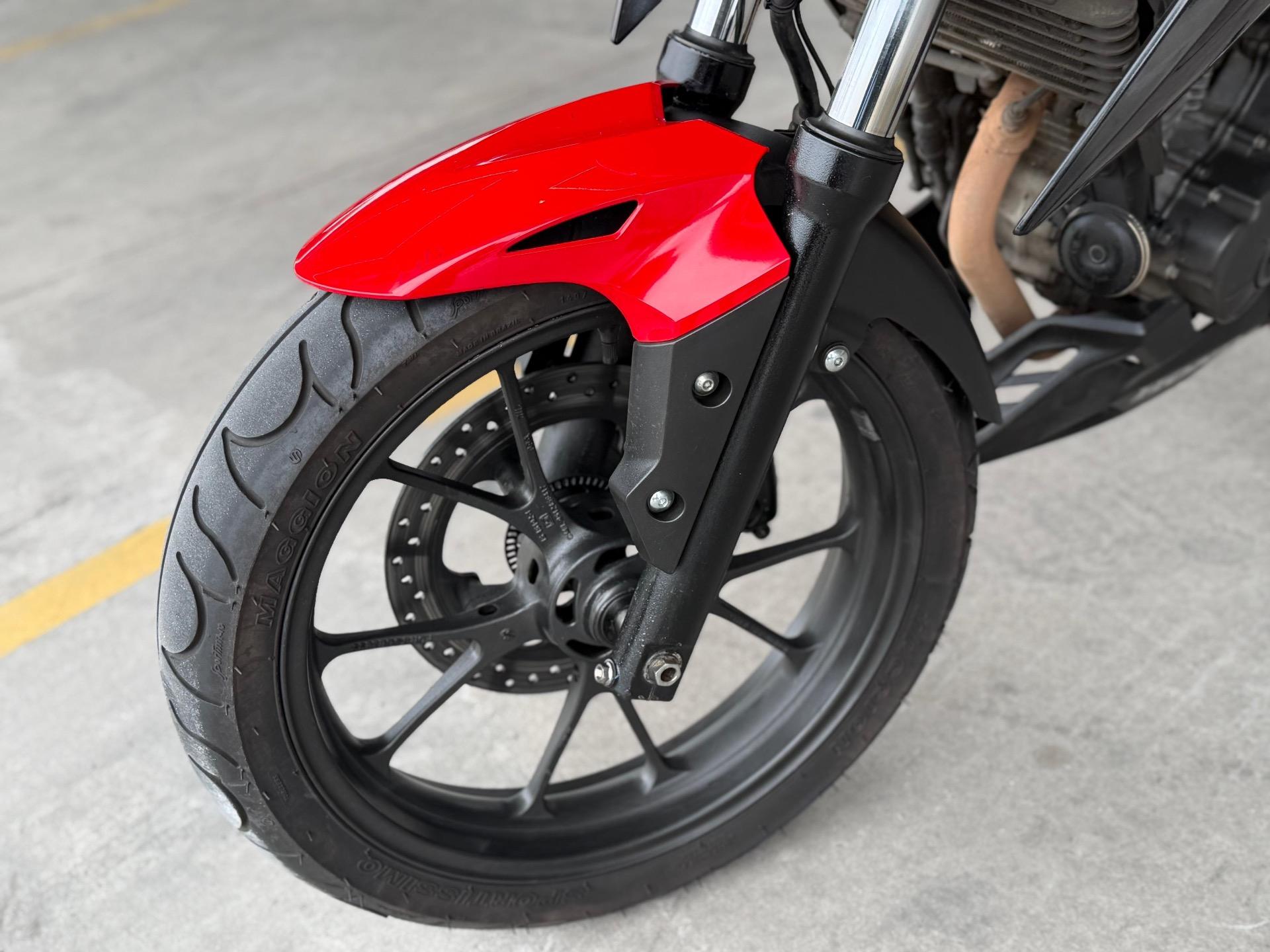 HONDA CB 300 F Twister - Foto