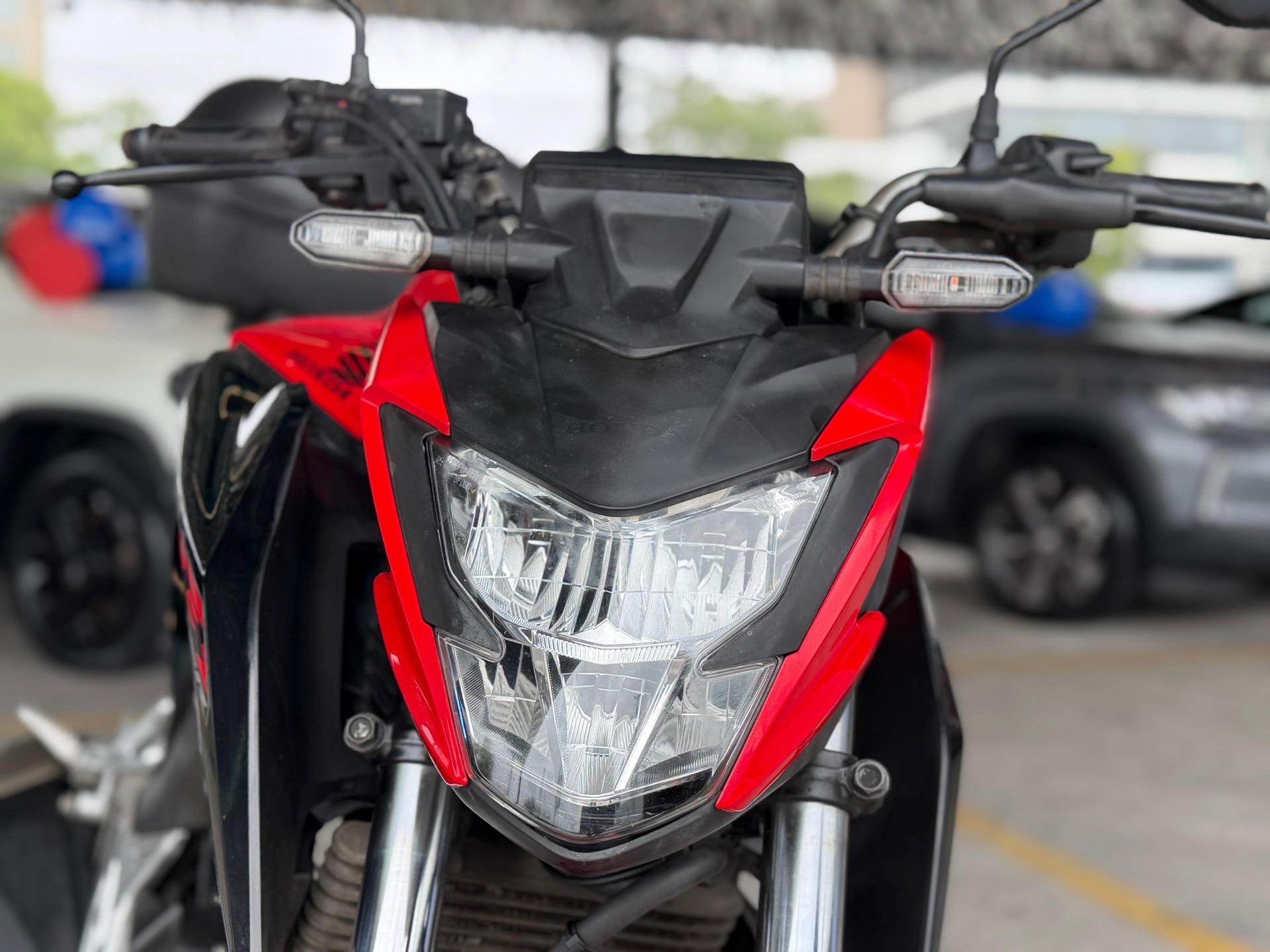 HONDA CB 300 F Twister - Foto