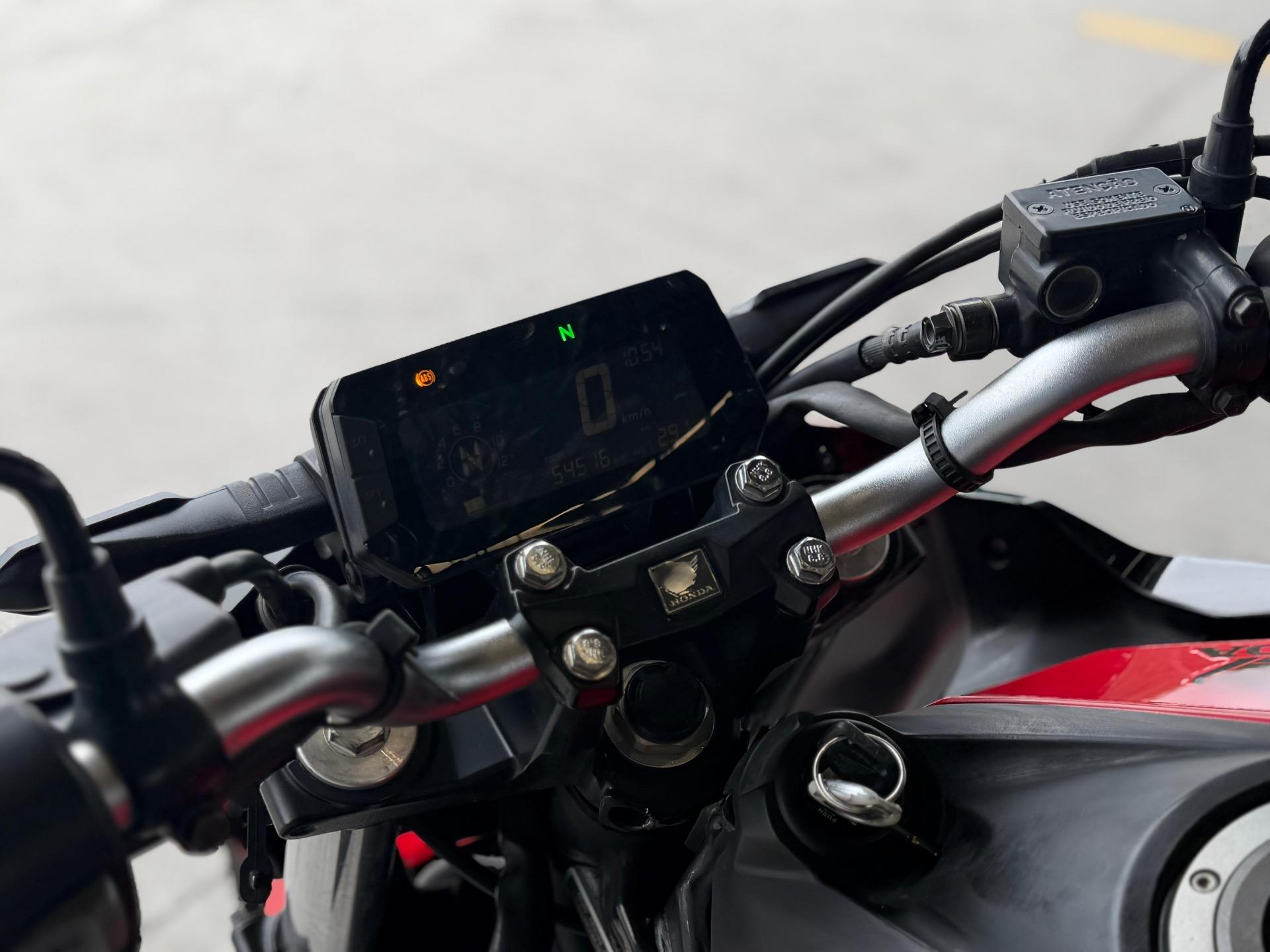 HONDA CB 300 F Twister - Foto