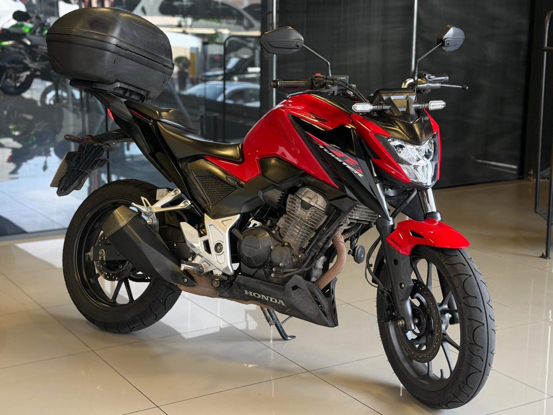 HONDA CB 300 F Twister
