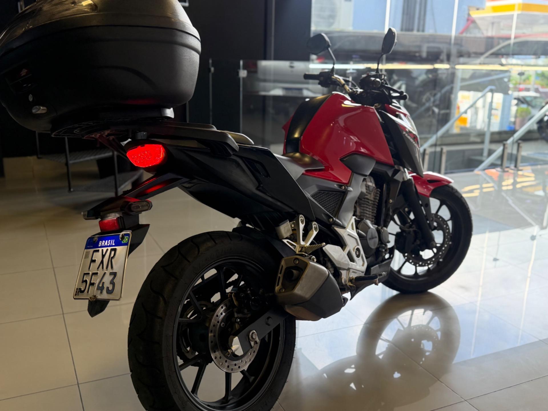 HONDA CB 300 F Twister - Foto