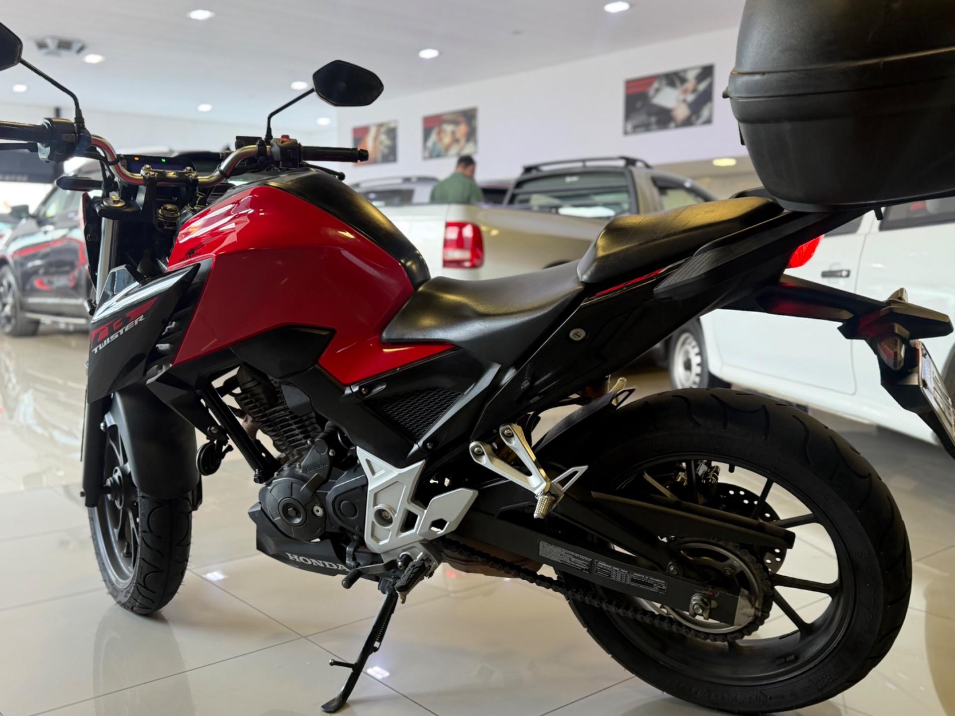 HONDA CB 300 F Twister - Foto