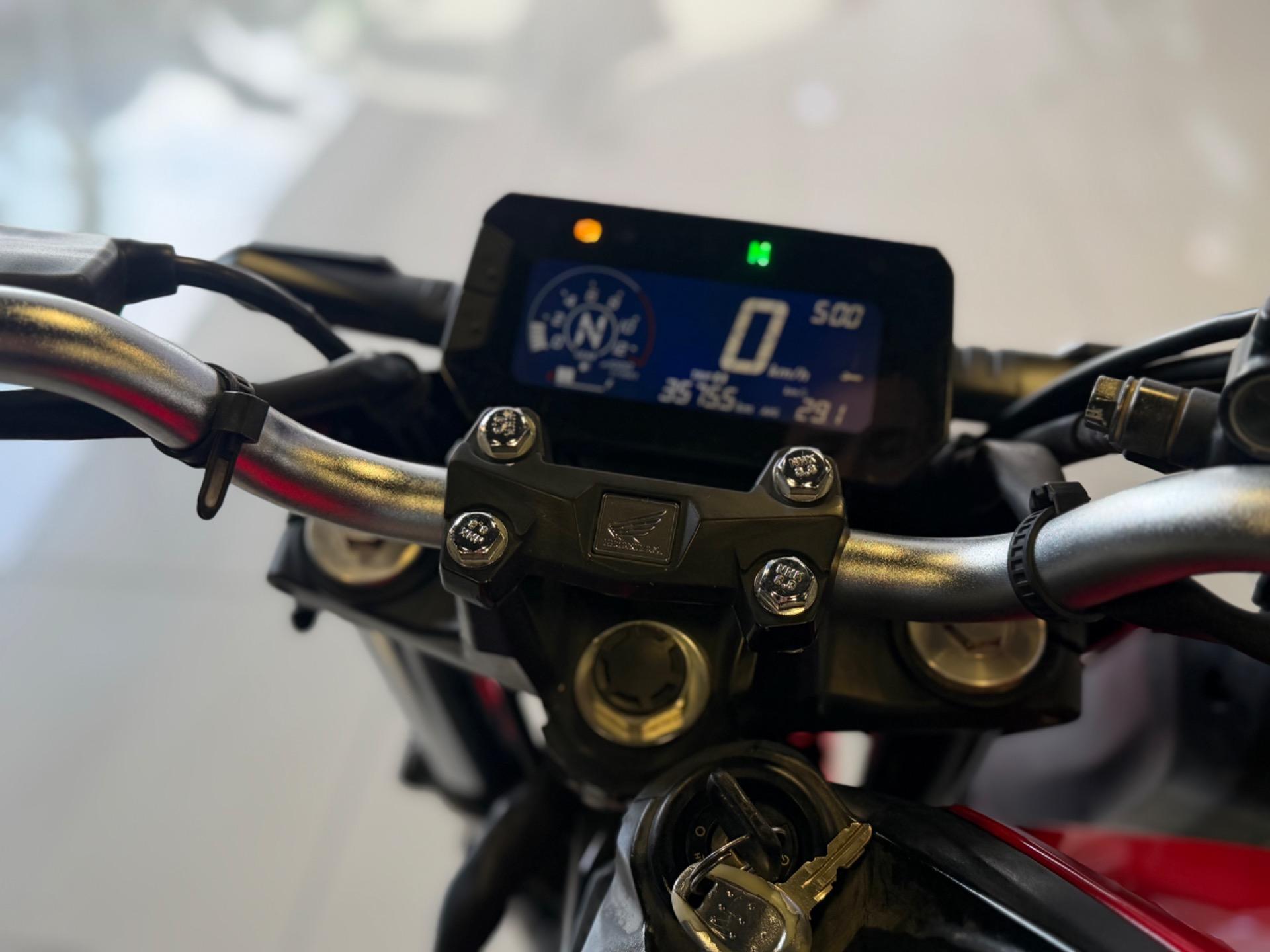 HONDA CB 300 F Twister - Foto