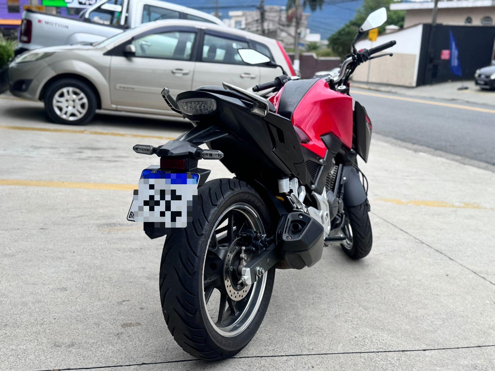 HONDA CB 300 F Twister - Foto