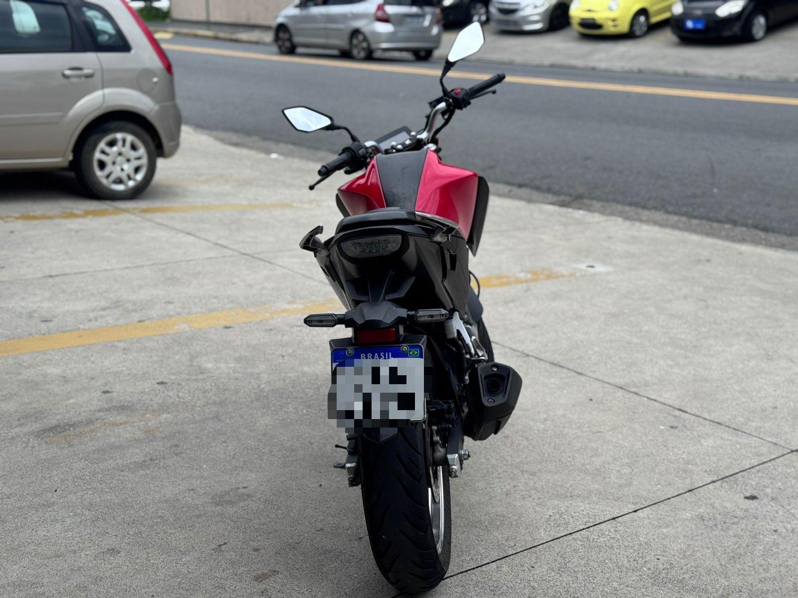 HONDA CB 300 F Twister - Foto