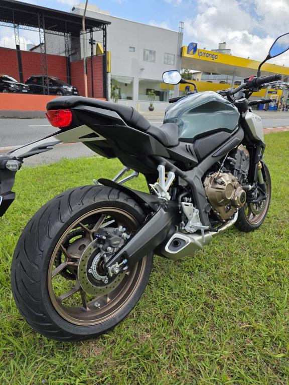 HONDA CB 650 R - Foto