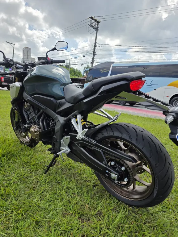 HONDA CB 650 R - Foto