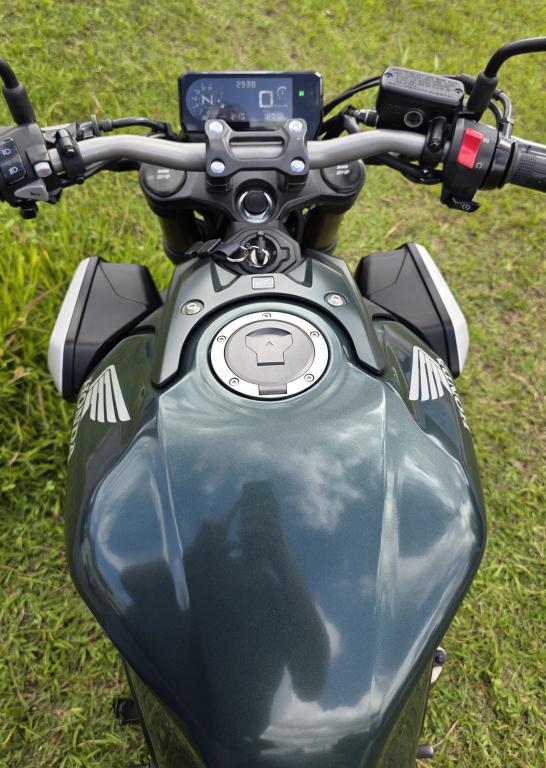 HONDA CB 650 R - Foto