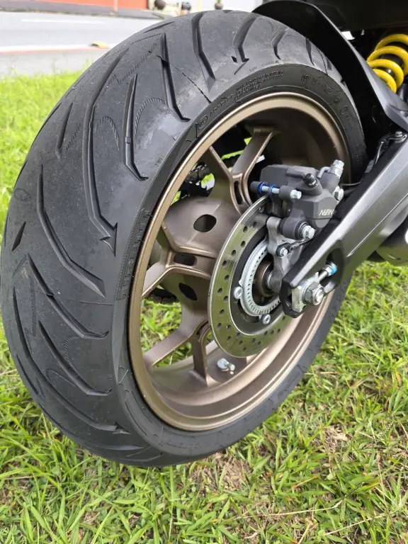 HONDA CB 650 R - Foto