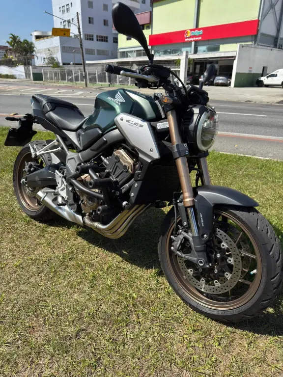 HONDA CB 650 R - Foto