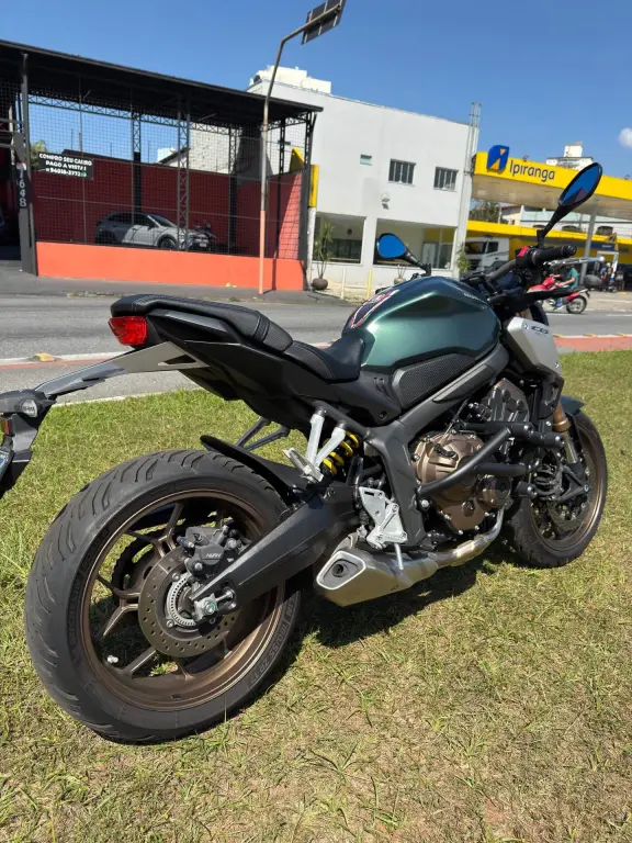 HONDA CB 650 R - Foto