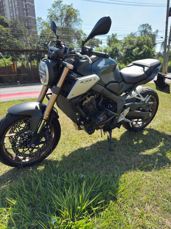 HONDA CB 650 R - Foto
