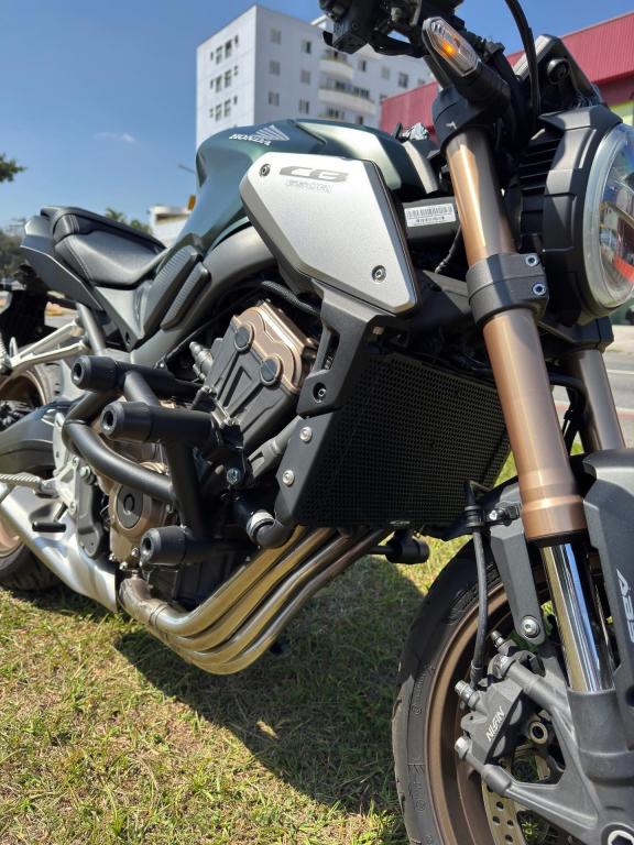 HONDA CB 650 R - Foto
