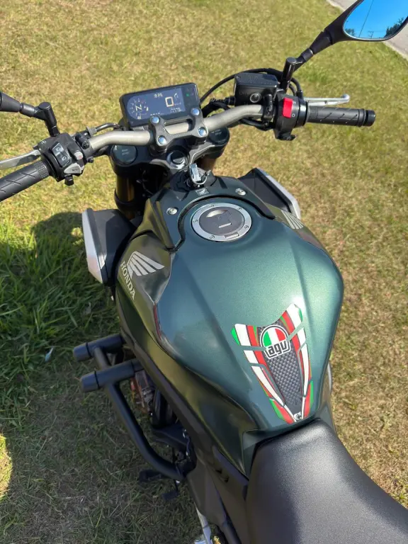 HONDA CB 650 R - Foto