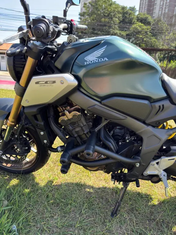 HONDA CB 650 R - Foto