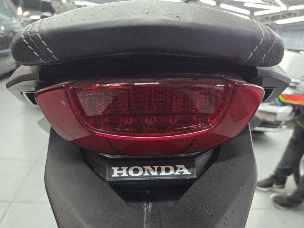 HONDA CB 650 R - Foto