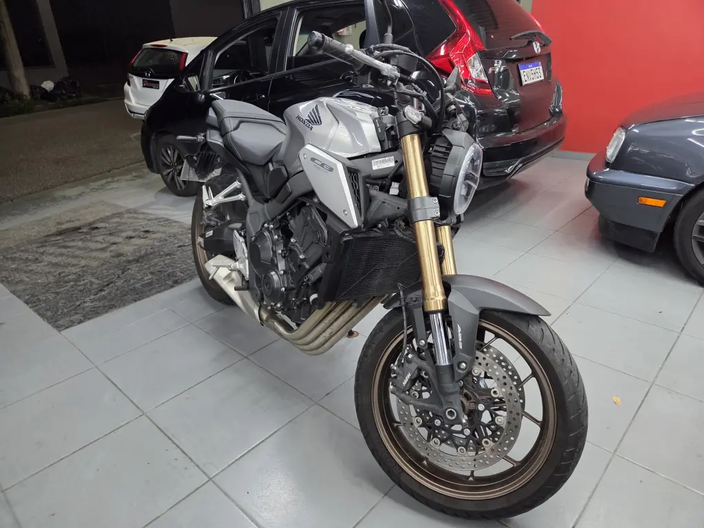 HONDA CB 650 R - Foto