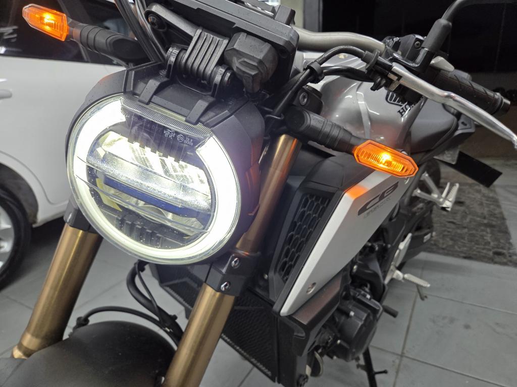 HONDA CB 650 R - Foto