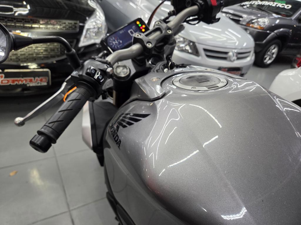 HONDA CB 650 R - Foto