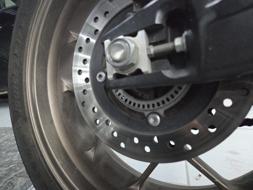 HONDA CB 650 R - Foto