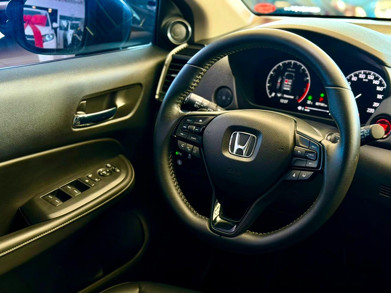 HONDA City Hatch - Foto