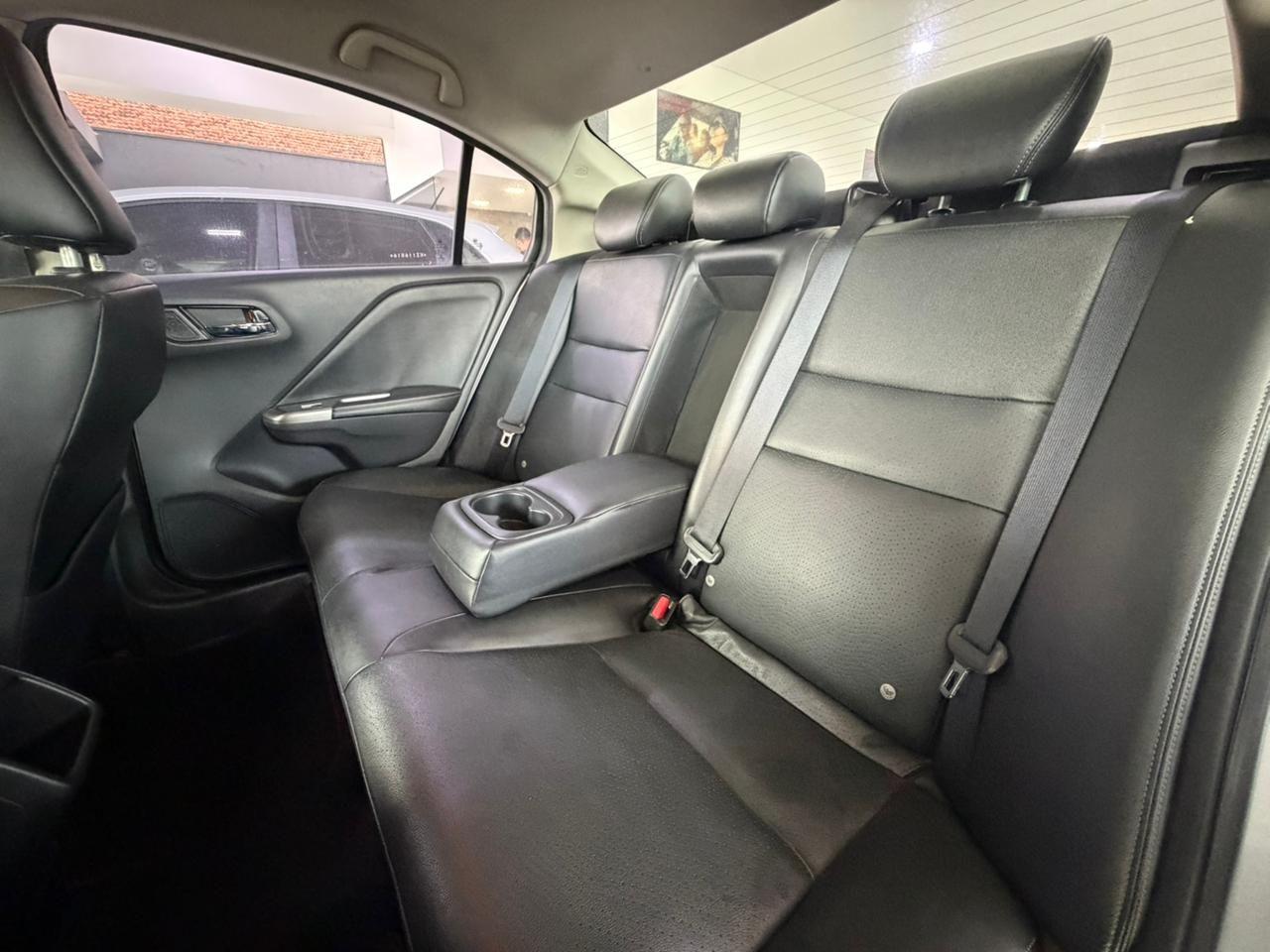 HONDA City Sedan - Foto