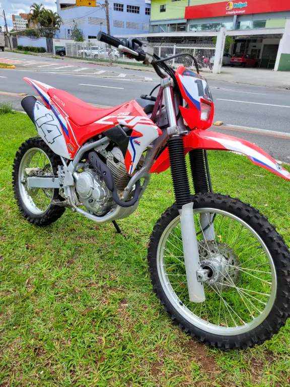 HONDA CRF 250 - Foto