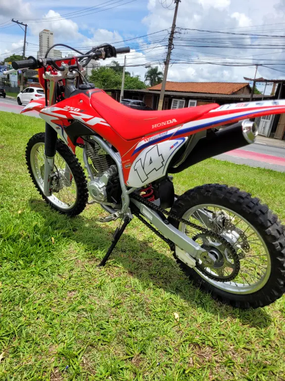 HONDA CRF 250 - Foto