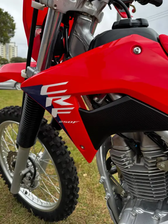 HONDA CRF 250 - Foto