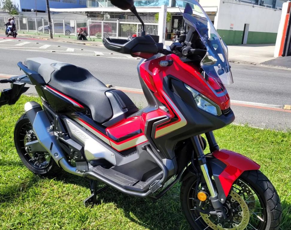 HONDA X-ADV 750 - Foto
