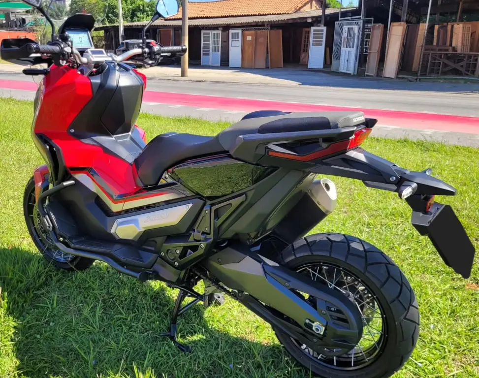 HONDA X-ADV 750 - Foto