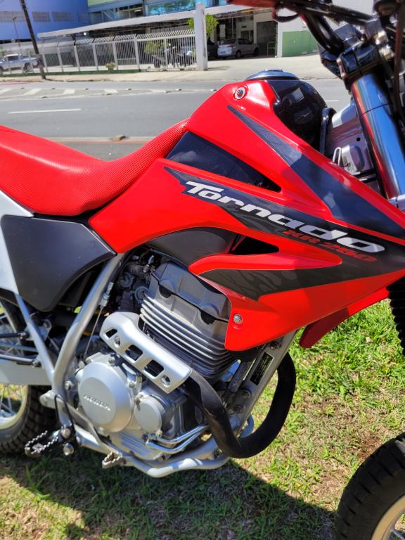 HONDA XR Tornado 250 - Foto