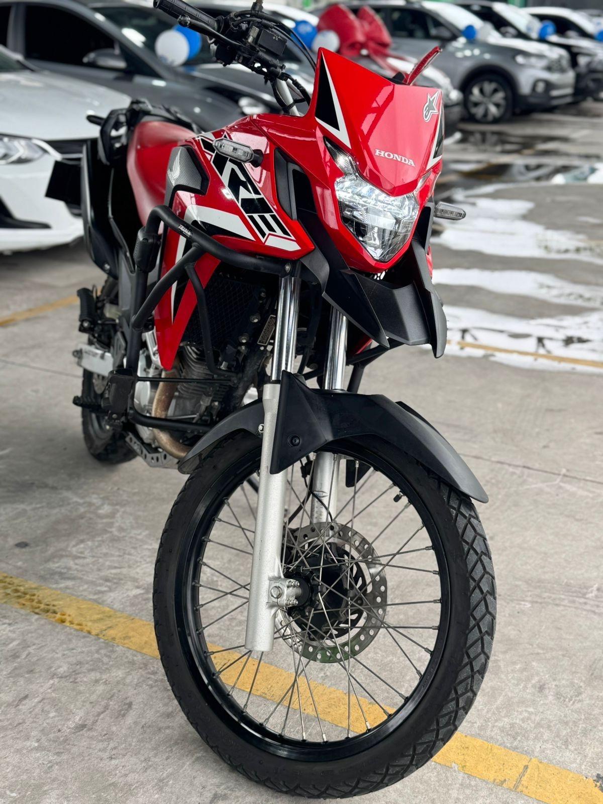 HONDA XRE 300 - Foto