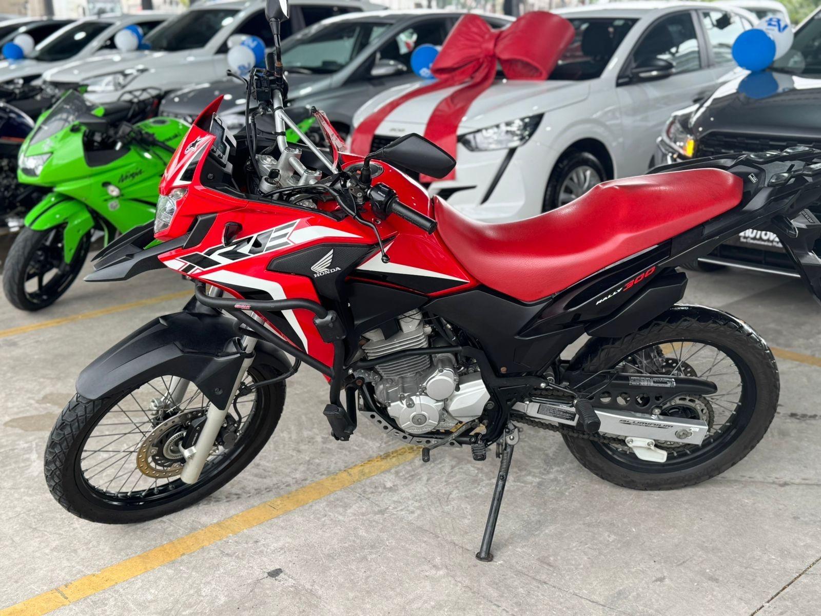 HONDA XRE 300 - Foto