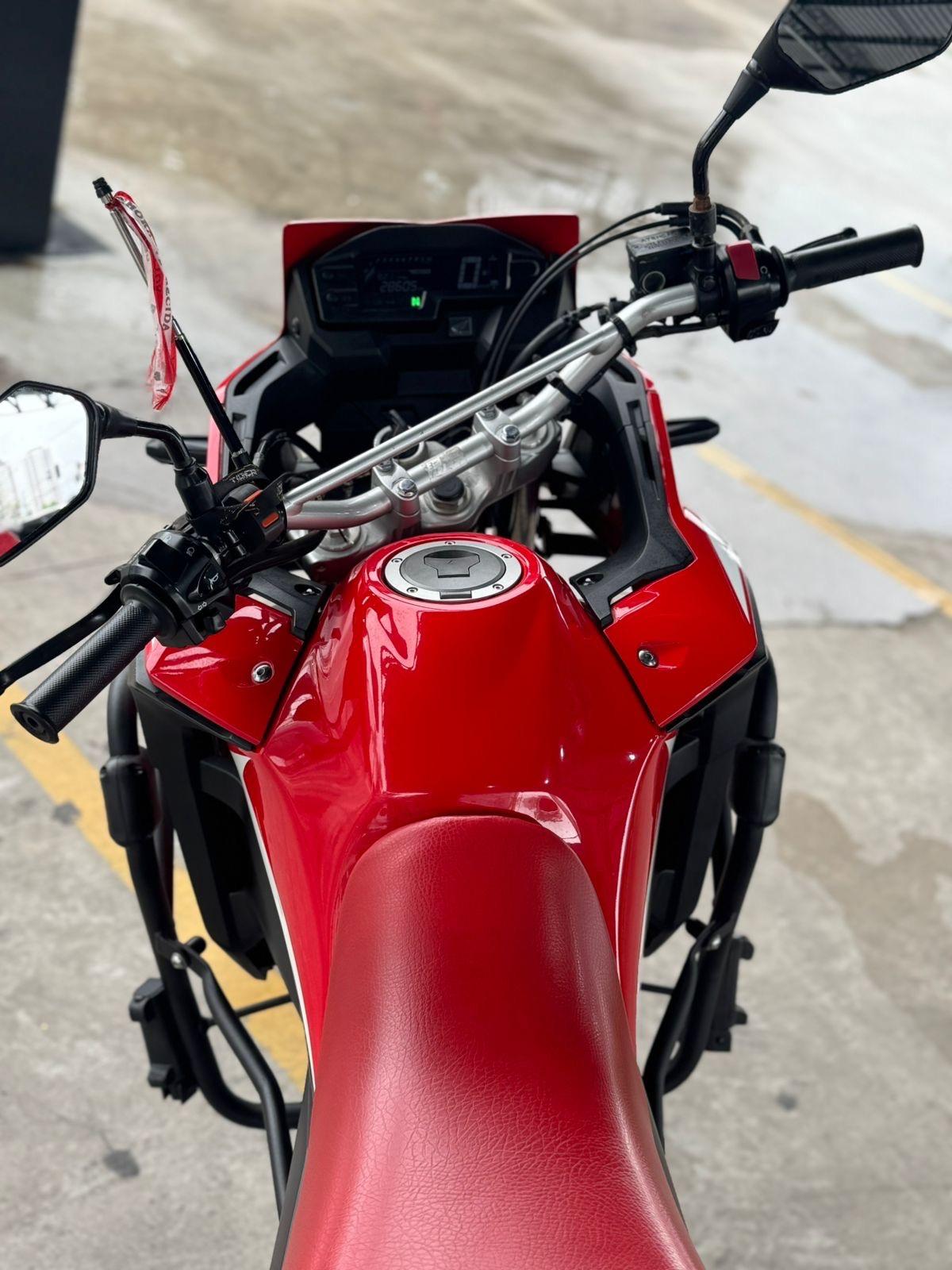 HONDA XRE 300 - Foto