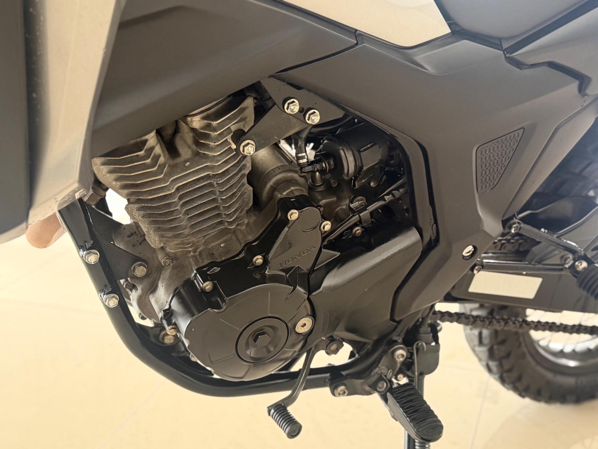 HONDA XRE 300 - Foto