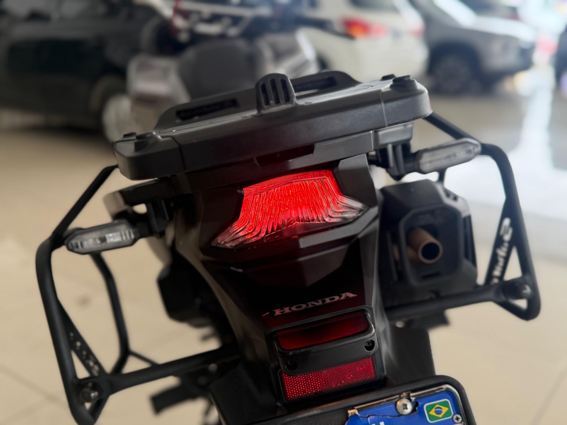 HONDA XRE 300 - Foto