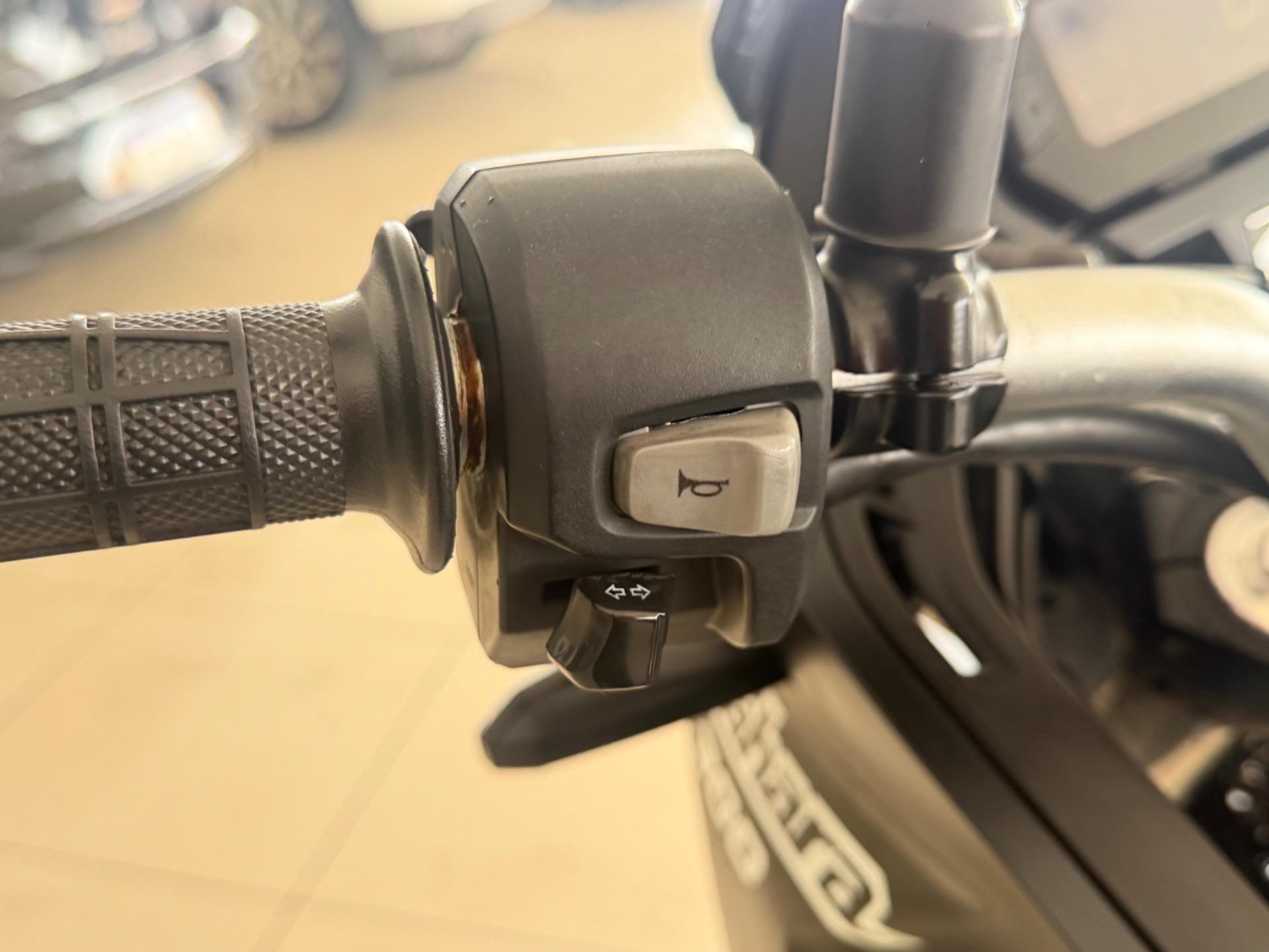 HONDA XRE 300 - Foto