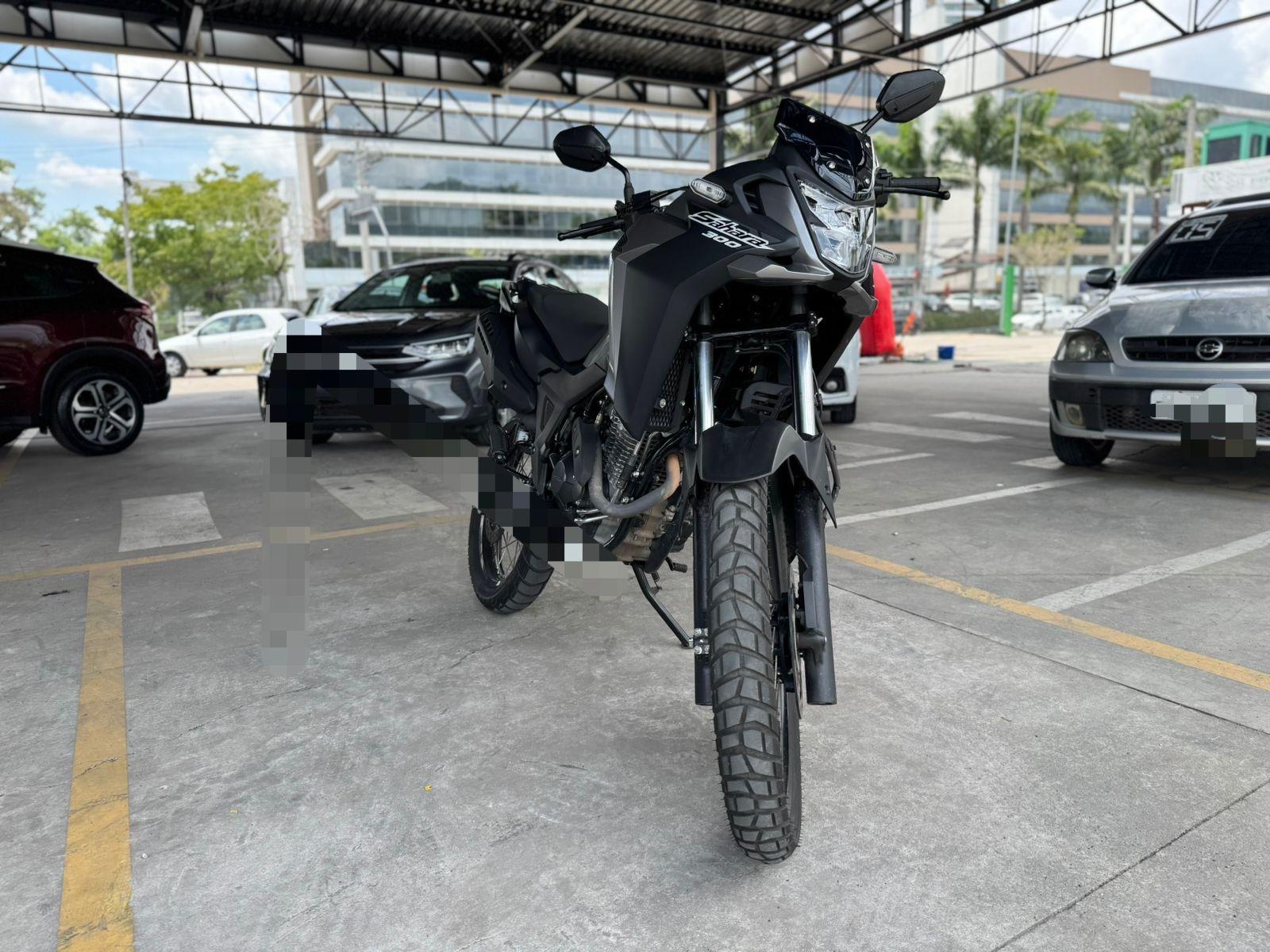 HONDA XRE 300 - Foto