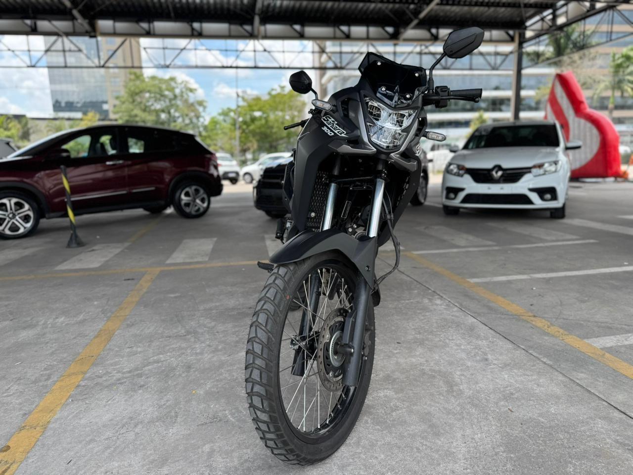 HONDA XRE 300 - Foto