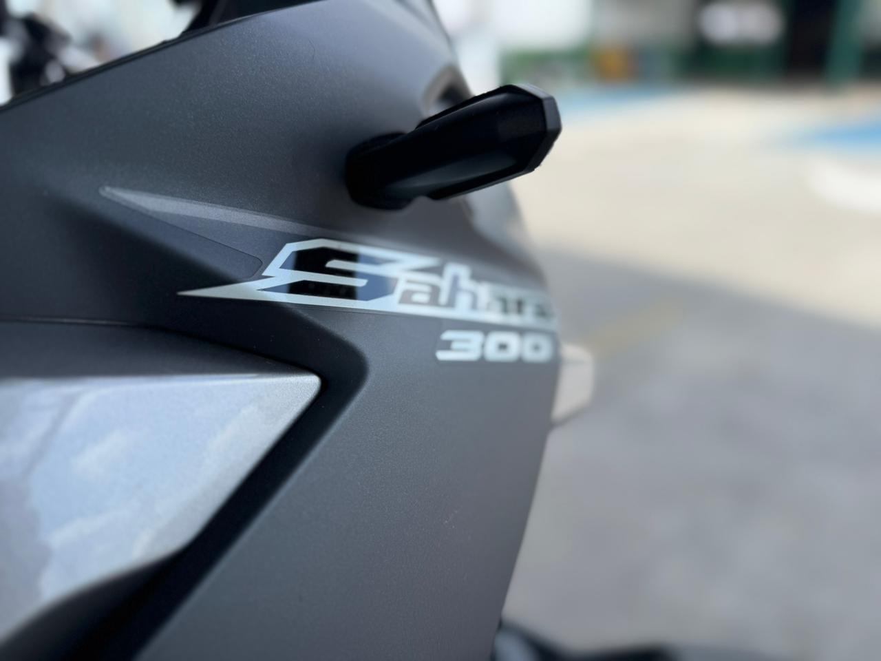 HONDA XRE 300 - Foto